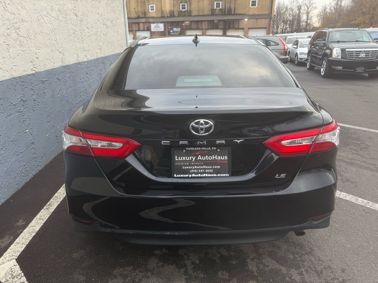 2020 Toyota Camry LE photo 3