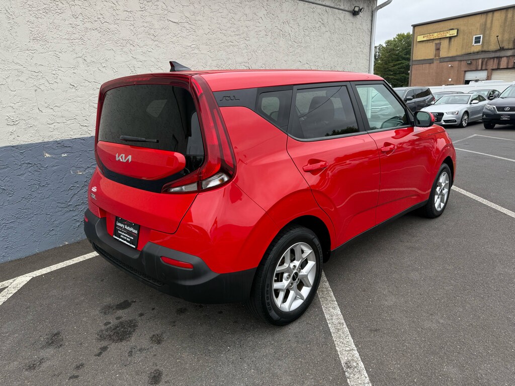 Used 2022 Kia Soul LX Hatchback