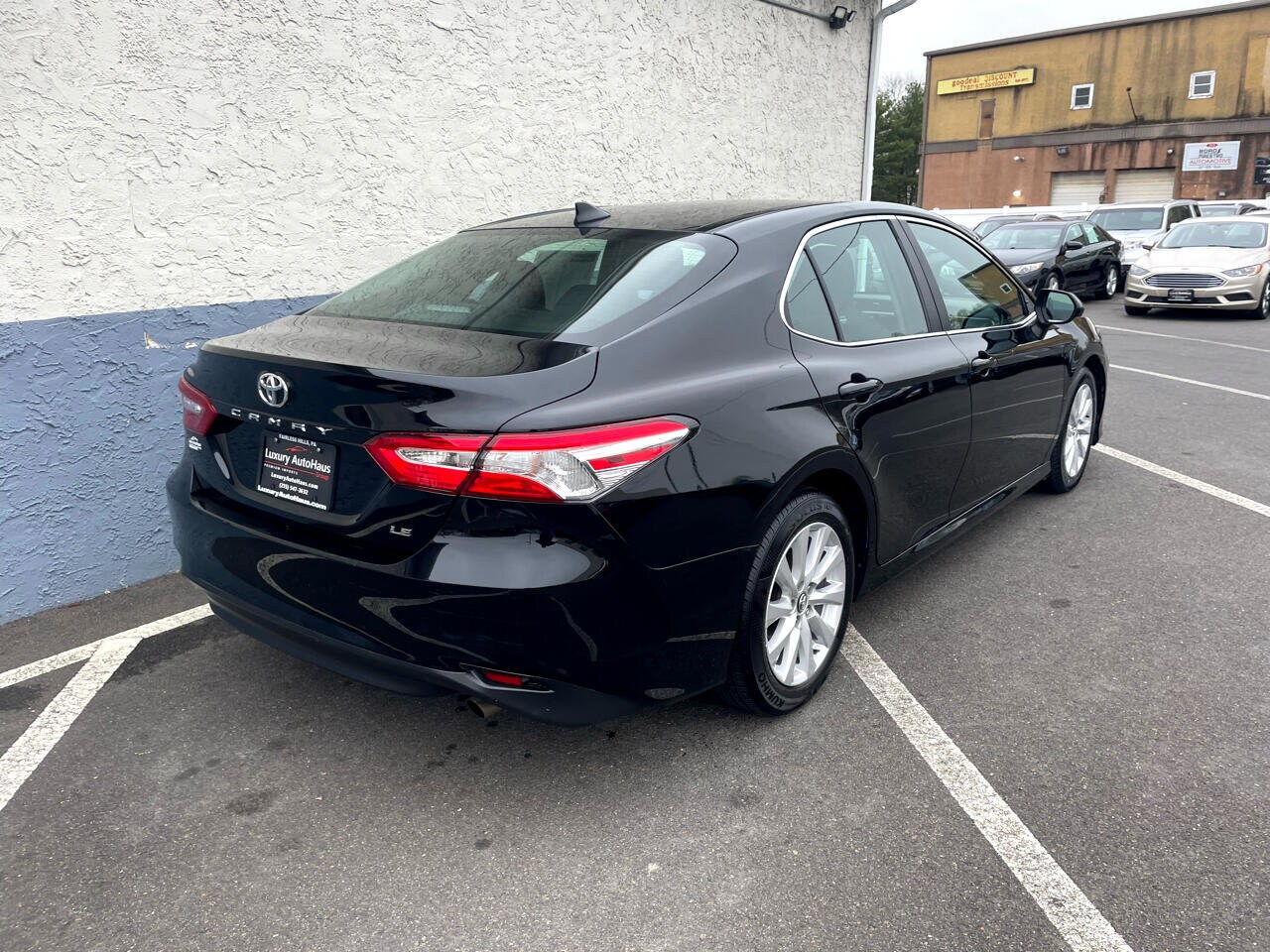 2020 Toyota Camry LE photo 3