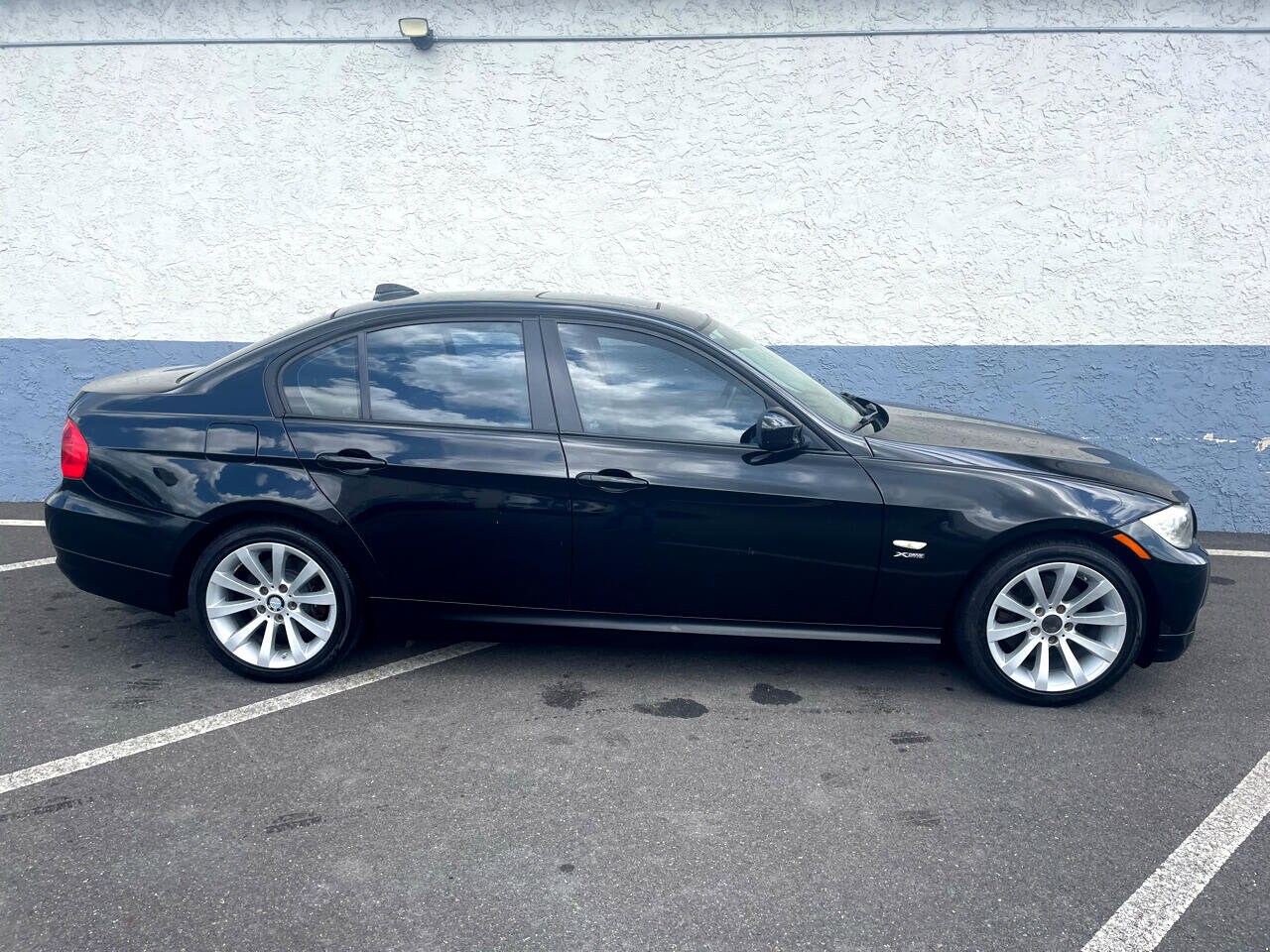 2011 Bmw 328i xDrive photo 2