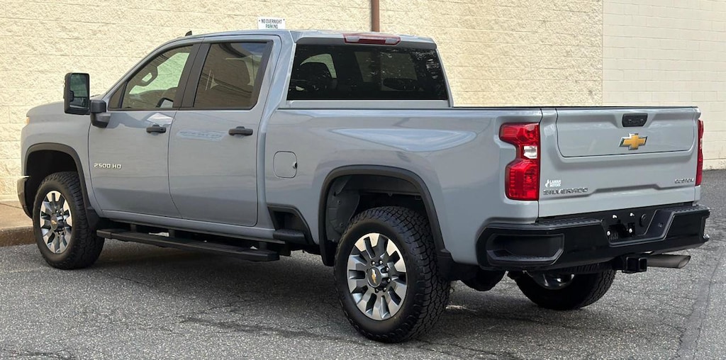 Used 2025 Chevrolet Silverado 2500 HD Custom Truck Crew Cab