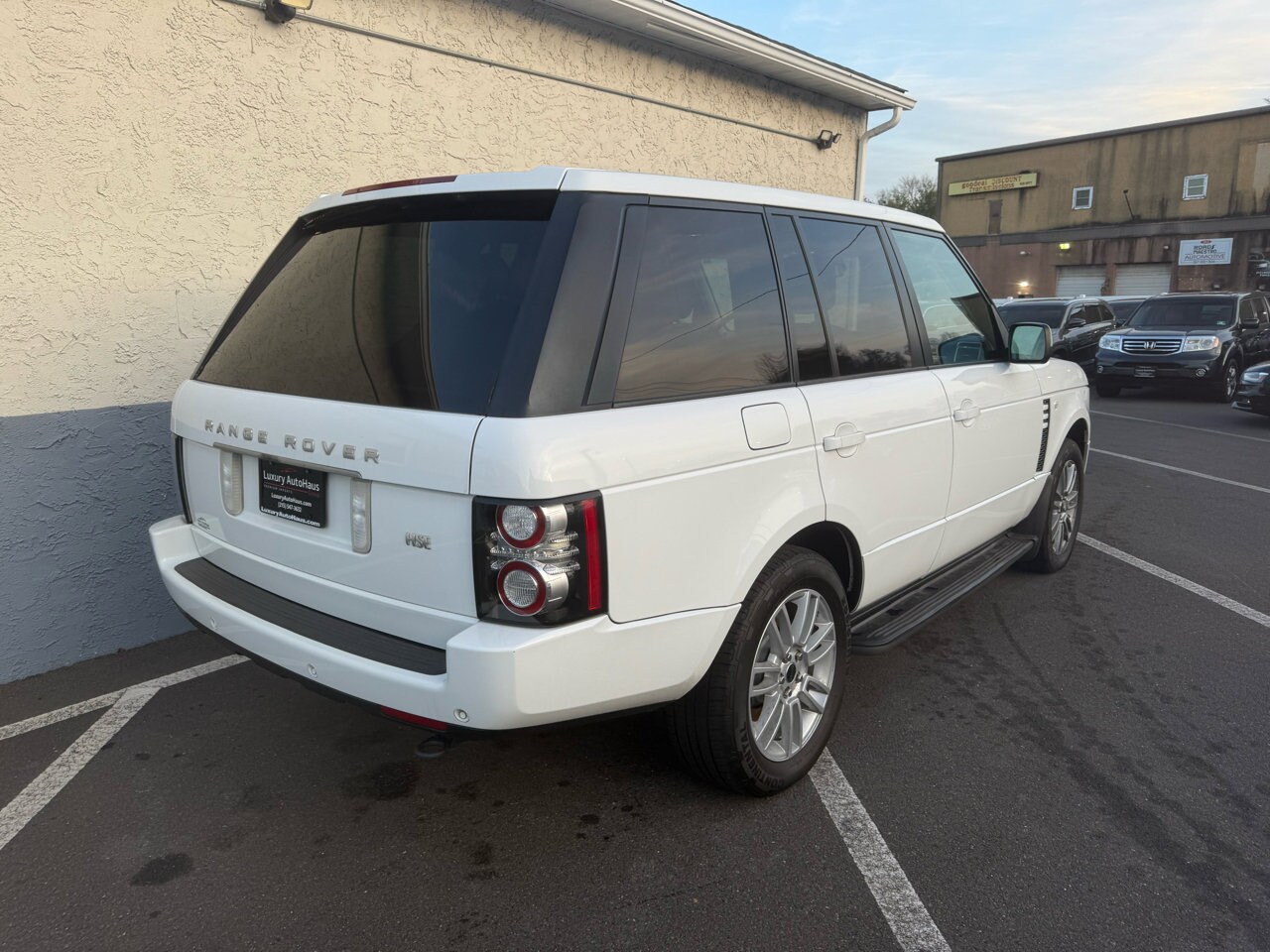 2012 Land Rover Range Rover HSE photo 2