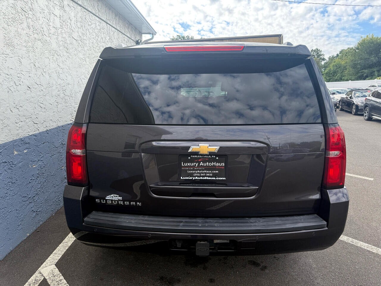 2015 Chevrolet Suburban 1500 LT photo 4