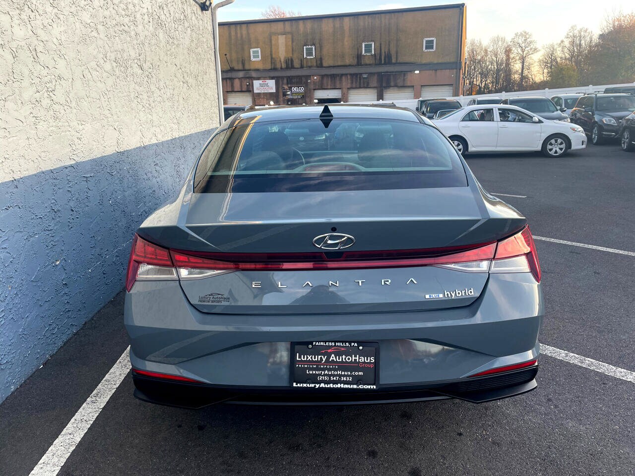 2022 Hyundai Elantra Hybrid Blue photo 4