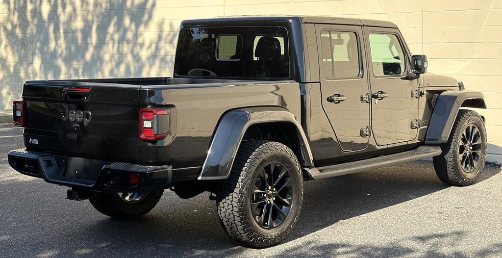 Used 2022 Jeep Gladiator Overland Truck Crew Cab
