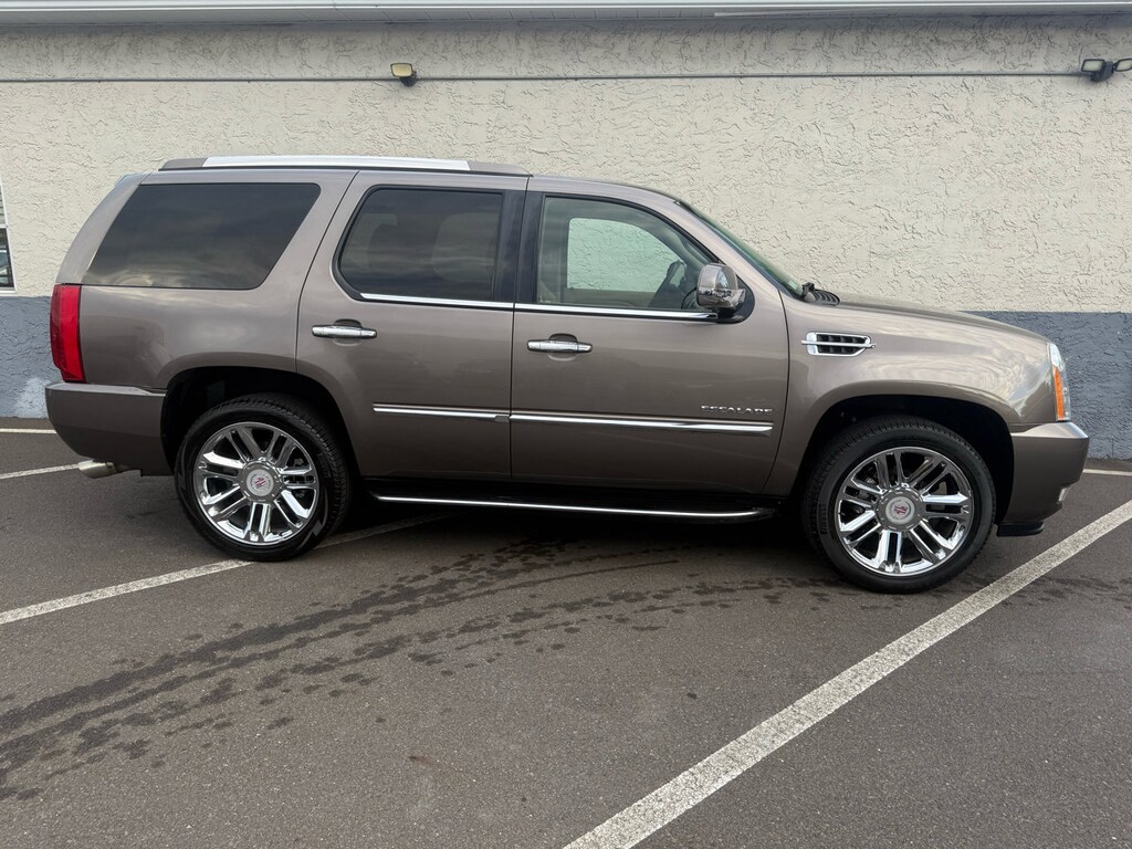 Used 2013 CADILLAC Escalade Luxury SUV