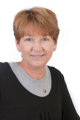 Staff member Cheryl Hauge from ID_112492e267d1