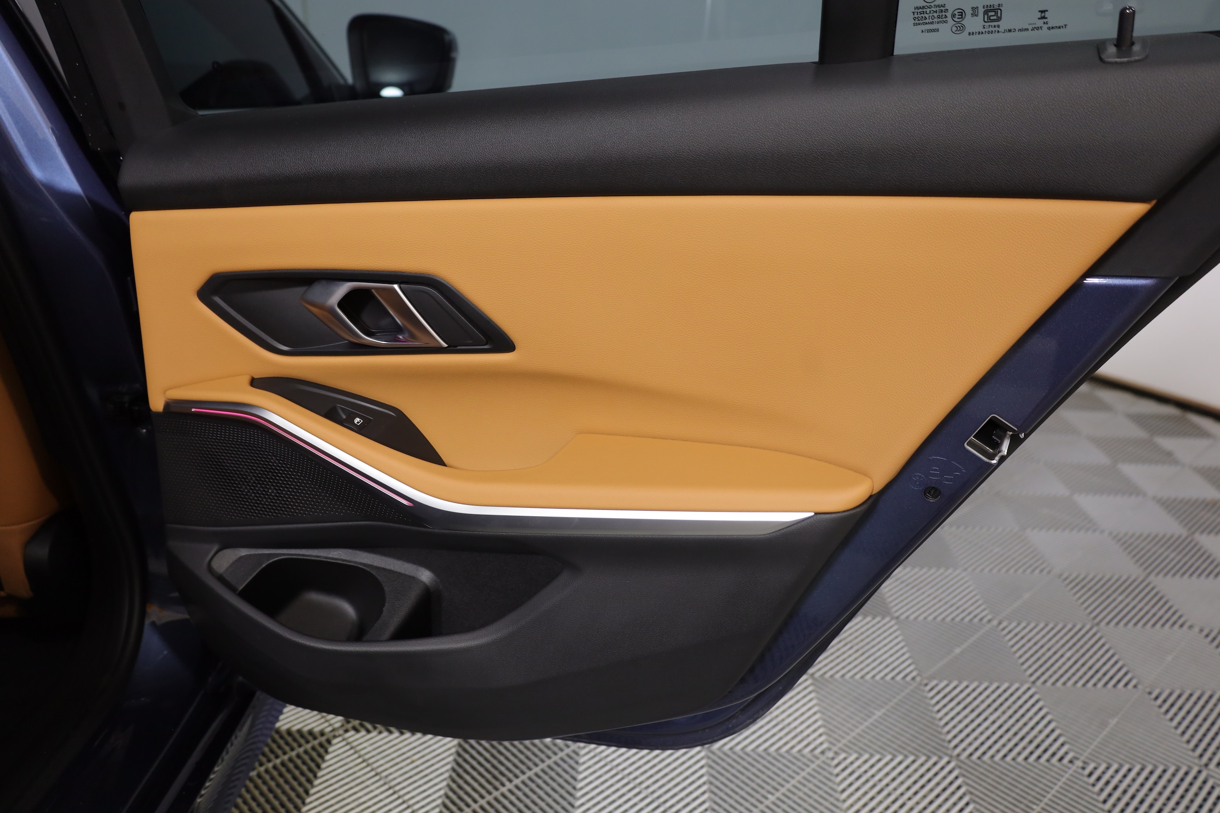 2025 BMW 3 Series 330i - Photo 35