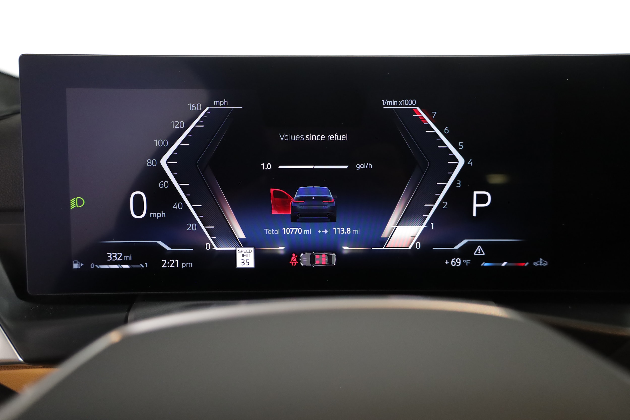 2025 BMW 3 Series 330i - Photo 18