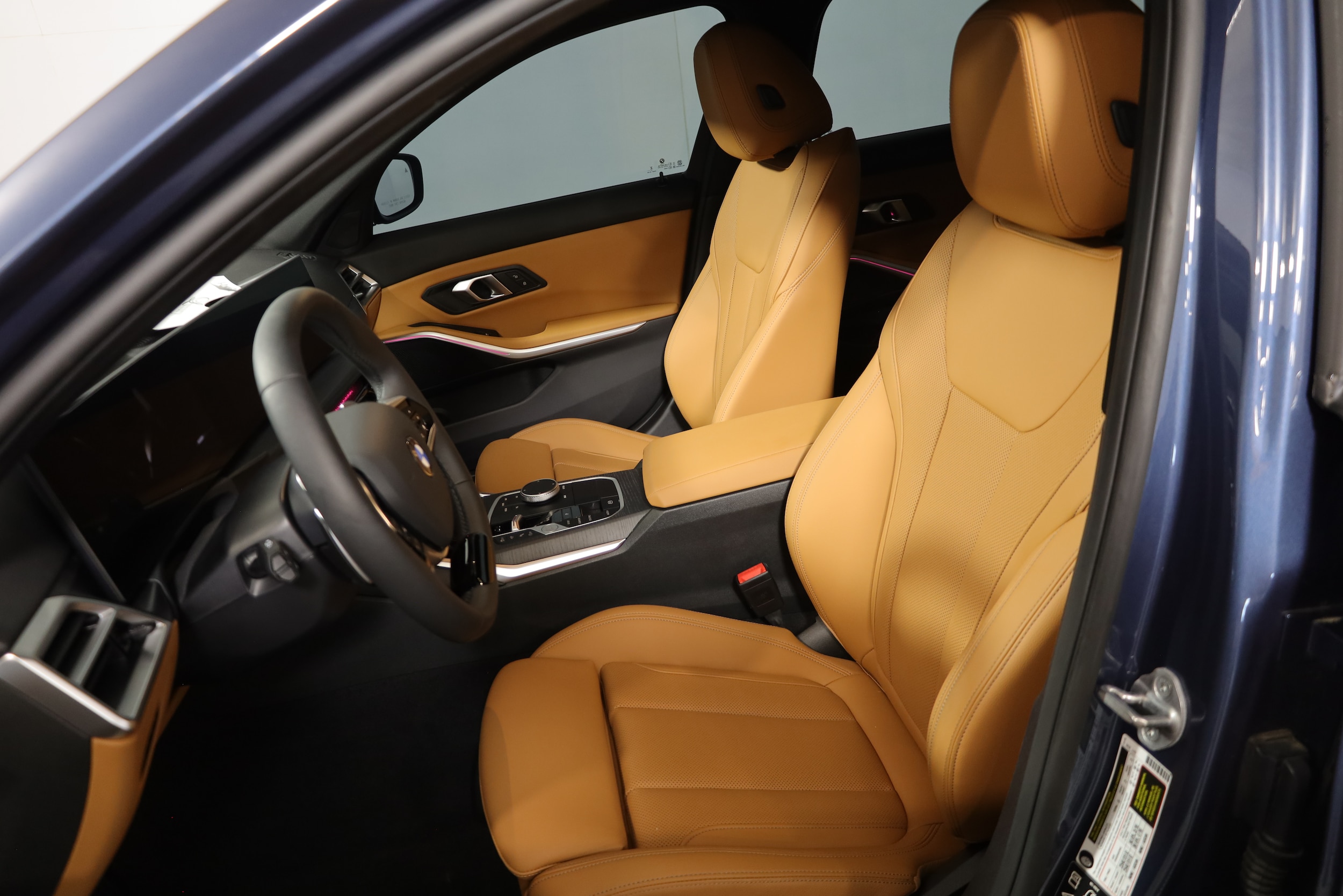 2025 BMW 3 Series 330i - Photo 7