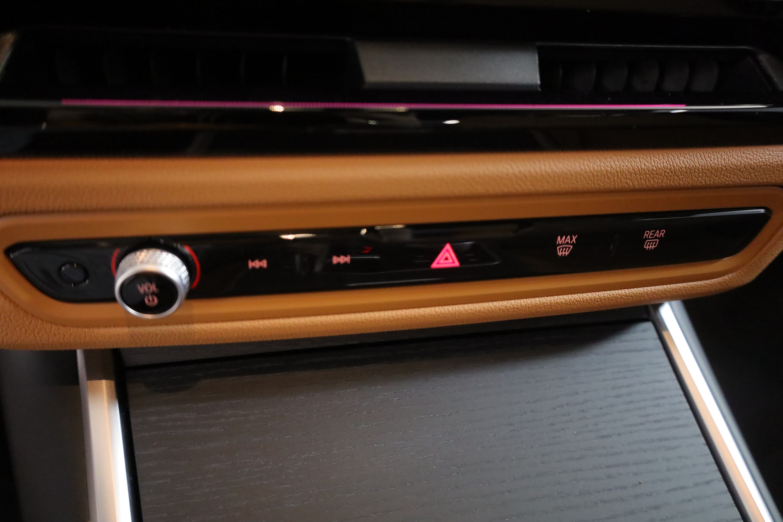 2025 BMW 3 Series 330i - Photo 20