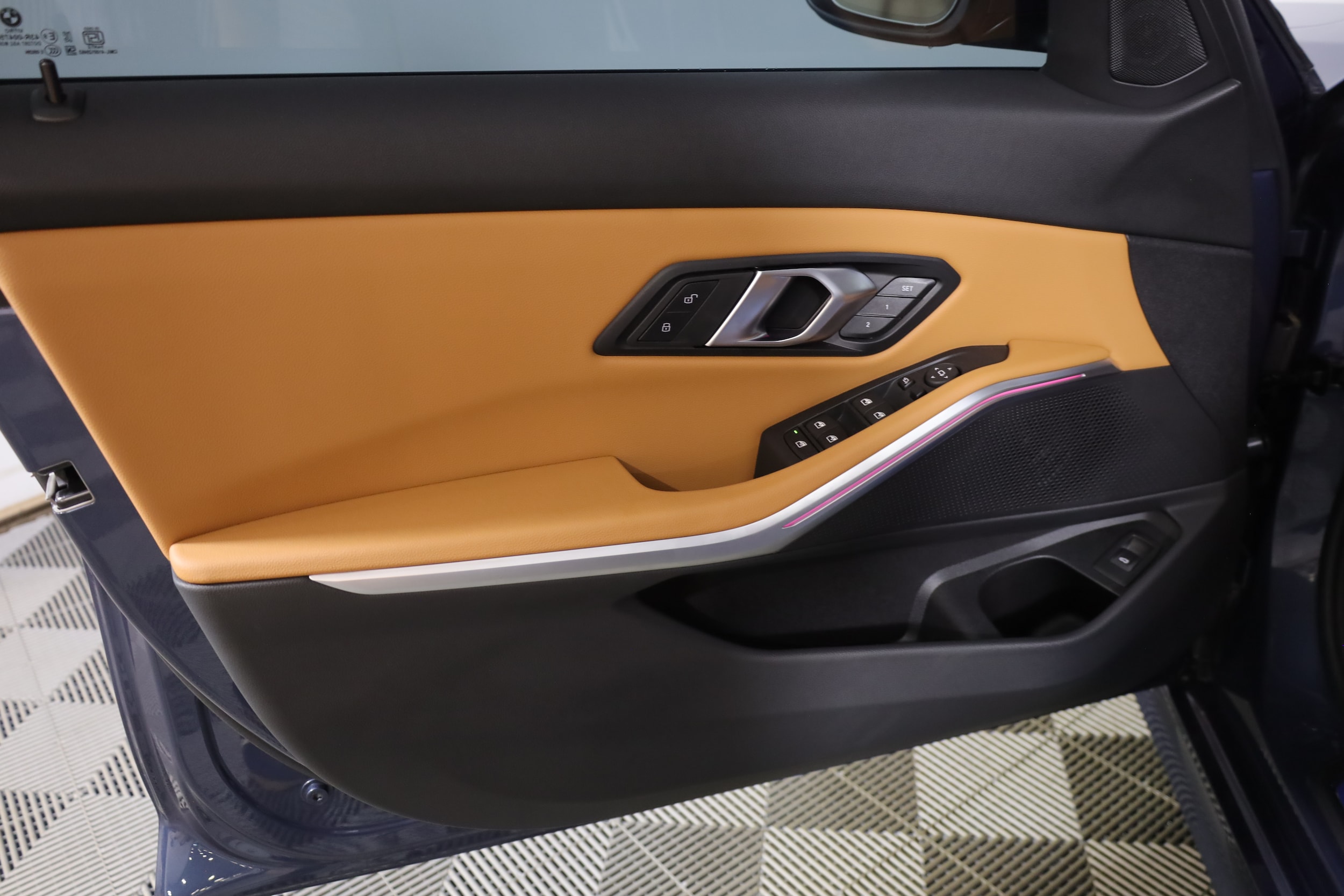 2025 BMW 3 Series 330i - Photo 32