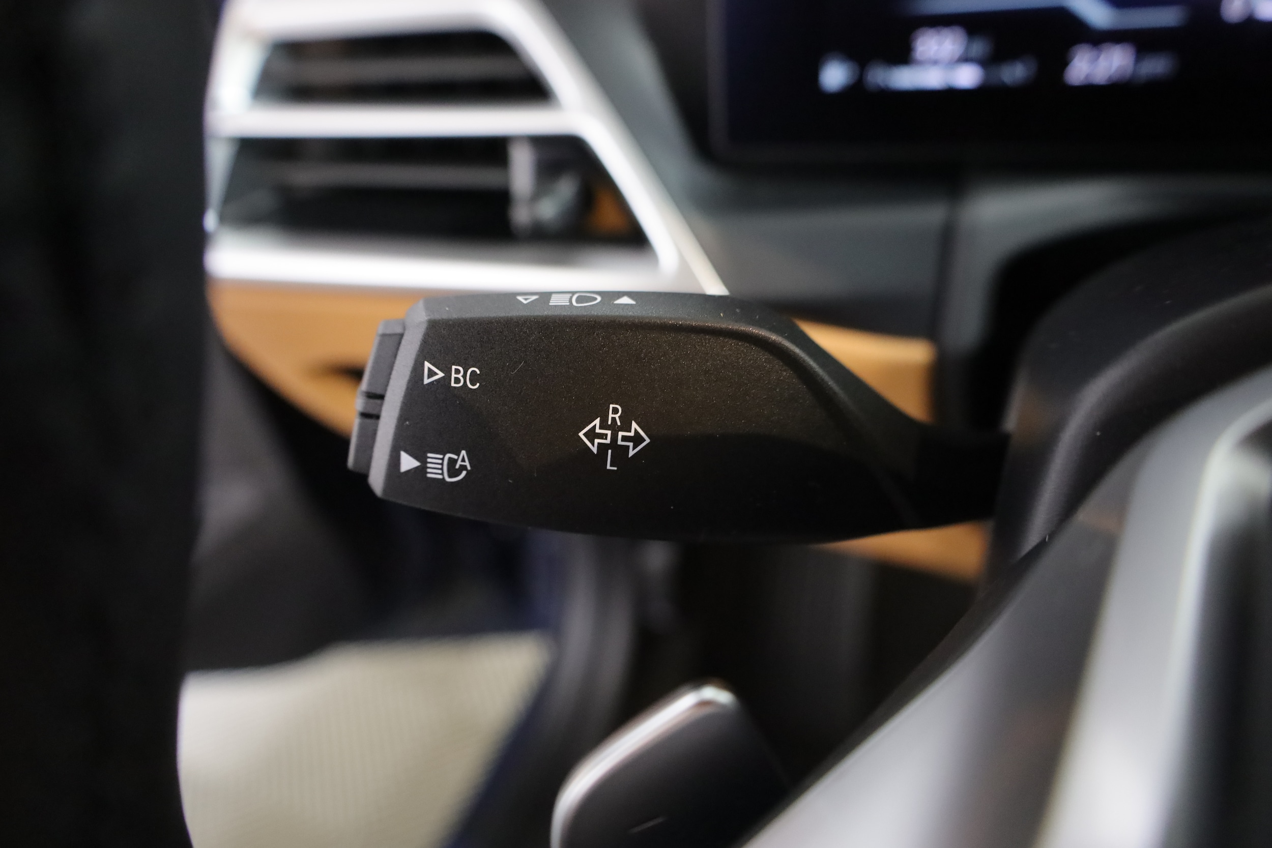2025 BMW 3 Series 330i - Photo 12