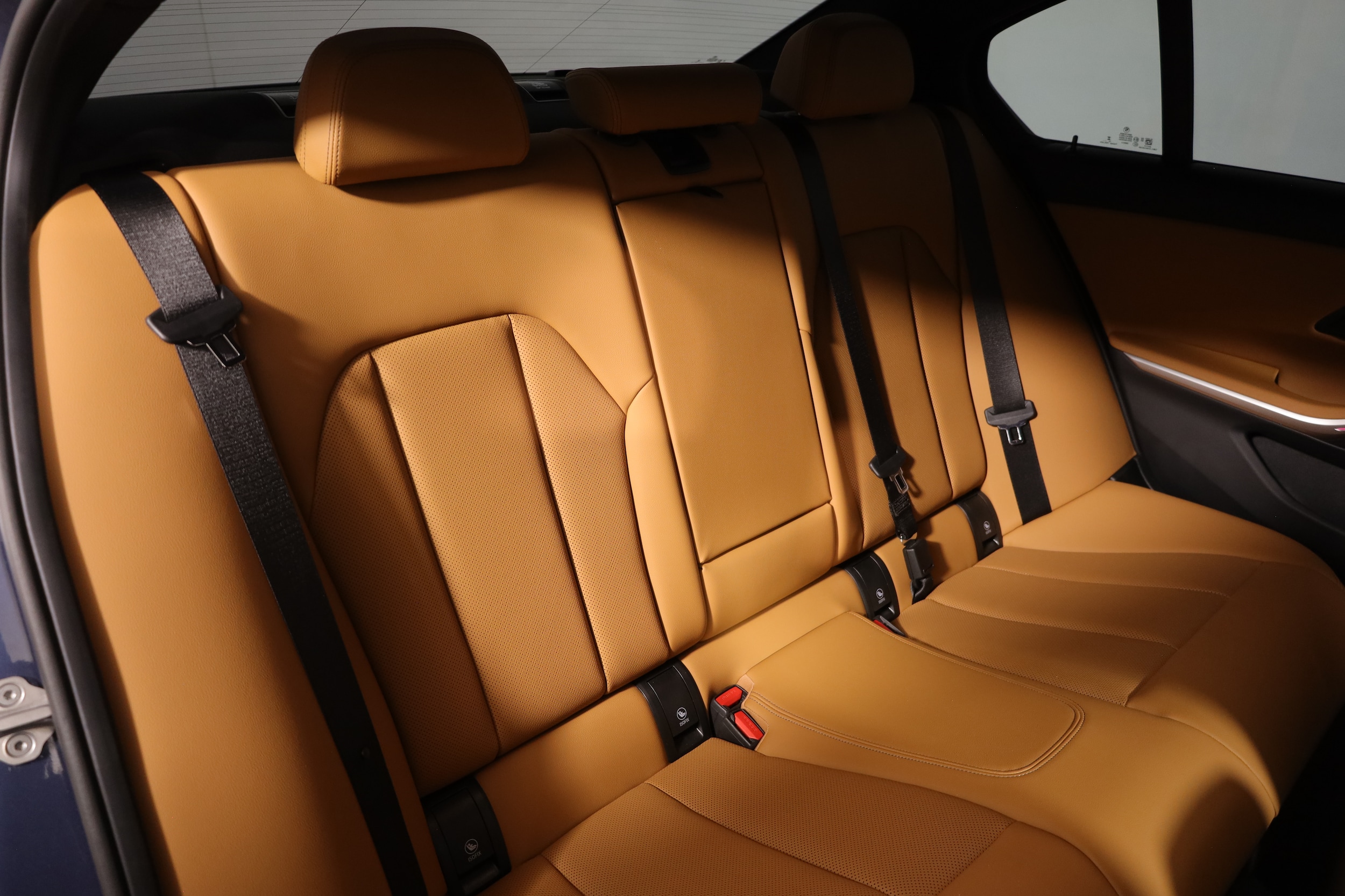2025 BMW 3 Series 330i - Photo 9