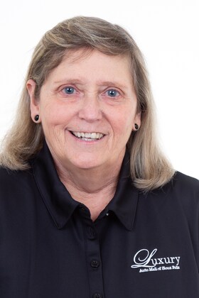 Staff member Kelley Devine from ID_112492e267d1