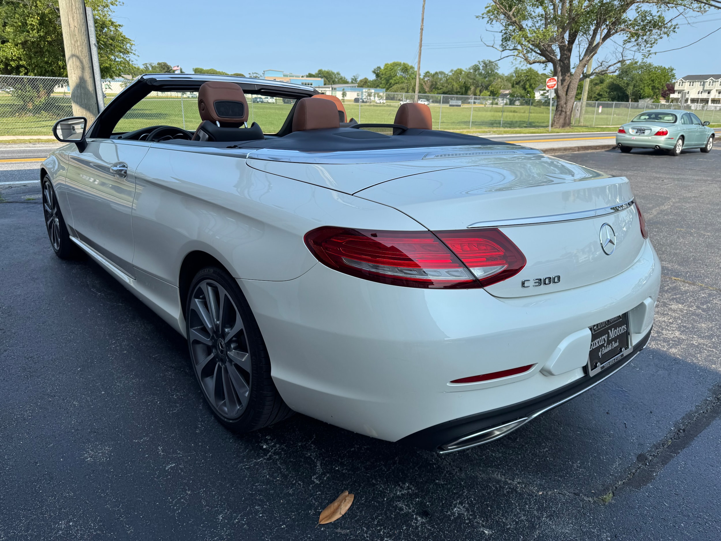 2018 Mercedes Benz C 300 photo 4