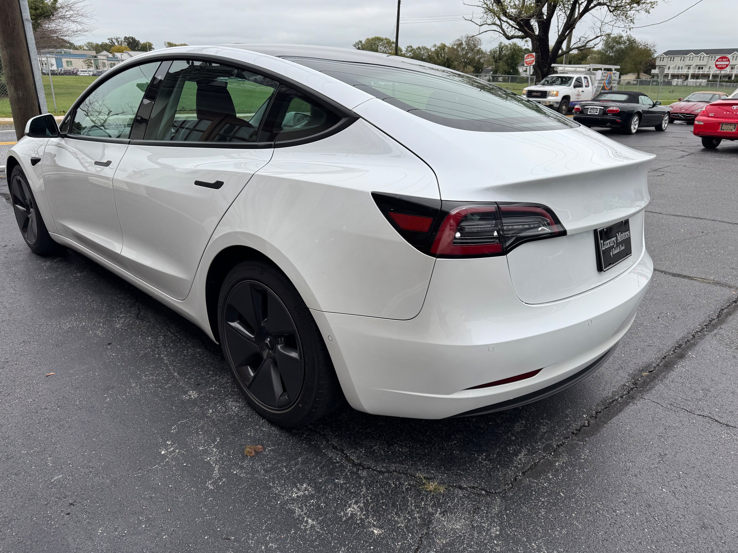2021 Tesla Model 3 Standard Range Plus photo 4