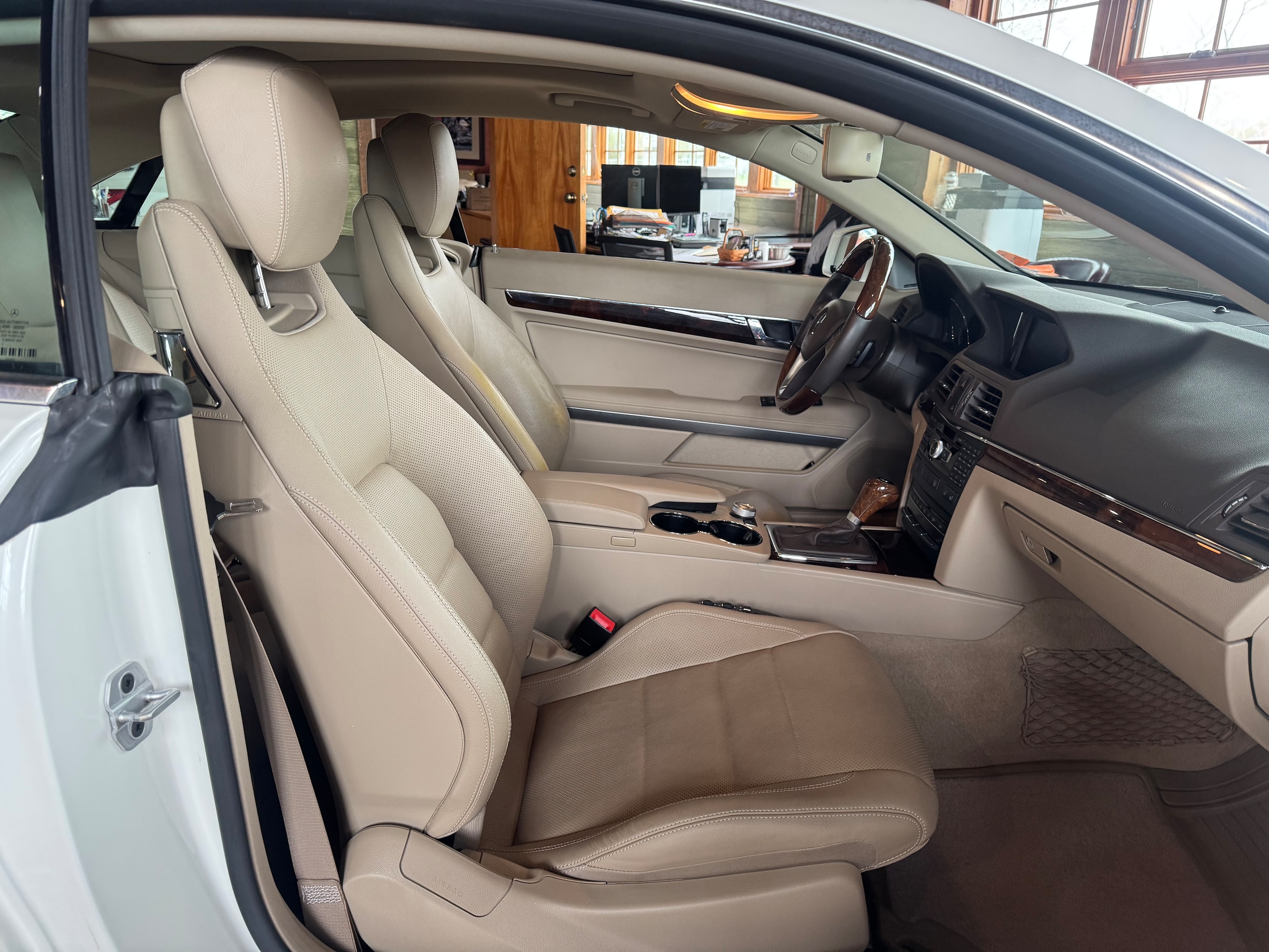 2012 Mercedes Benz E 550 photo 3