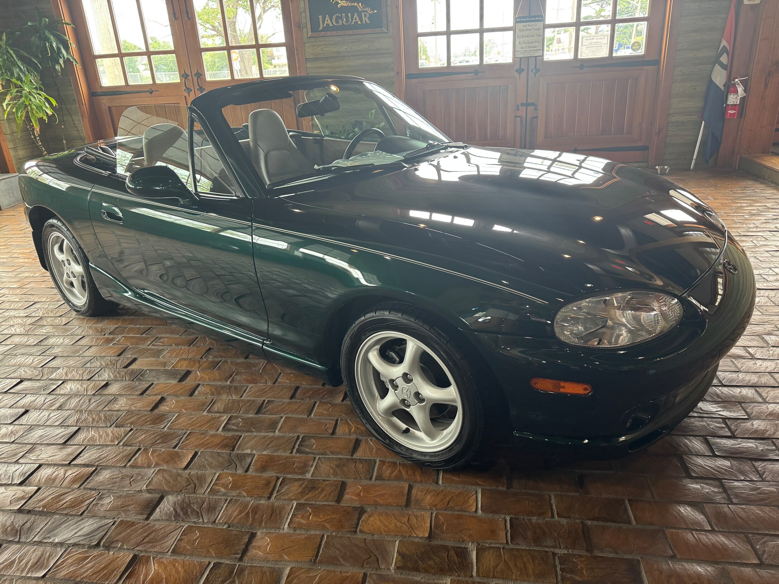 2000 Mazda MX-5 Miata Miata LS photo 2