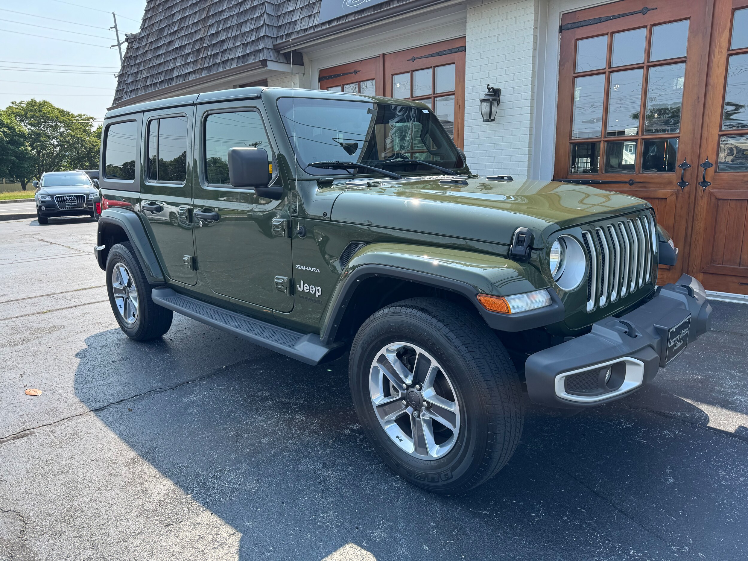 2022 Jeep Wrangler Unlimited Sahara photo 2