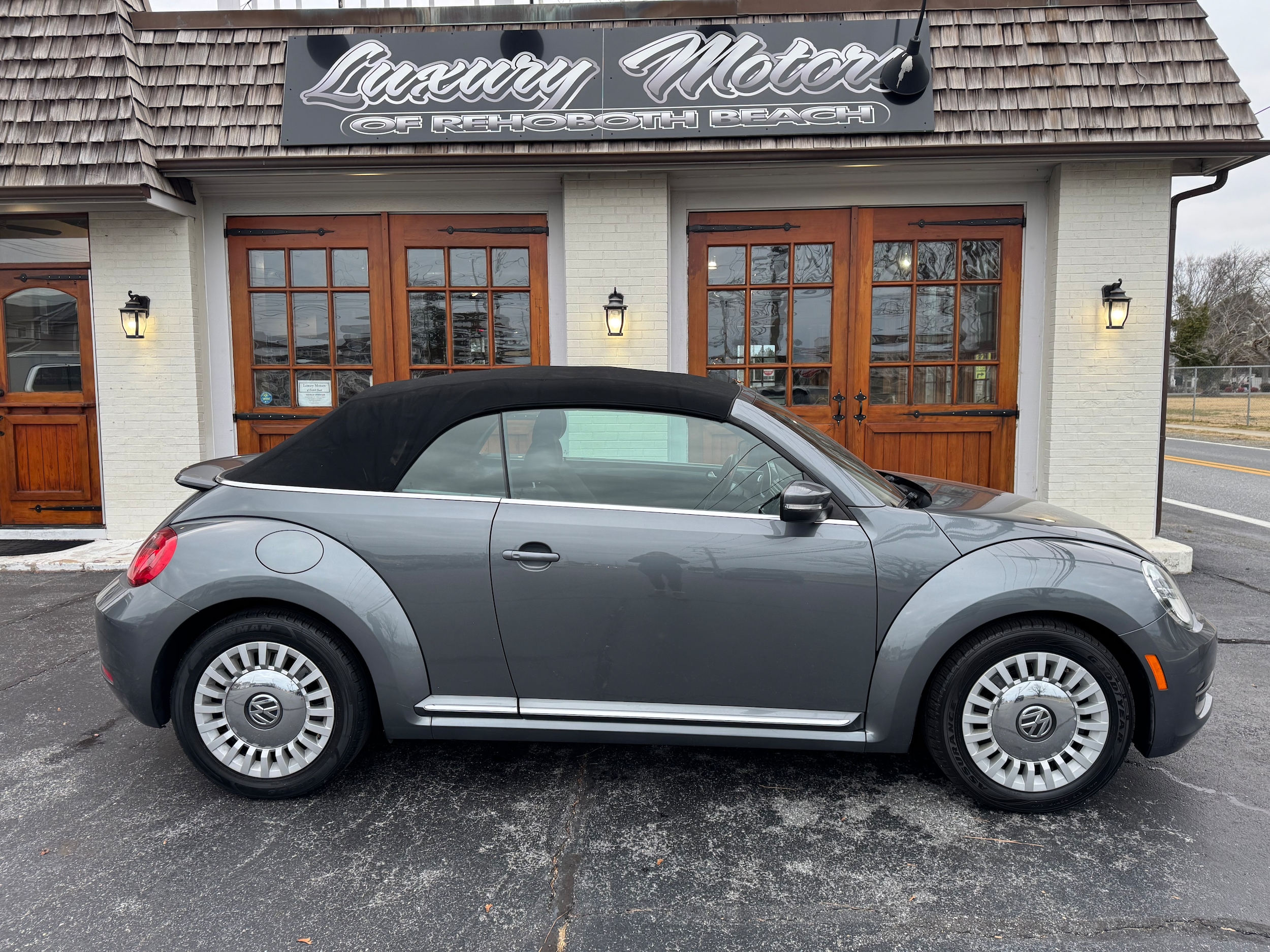 2013 Volkswagen Beetle 2.5's photo