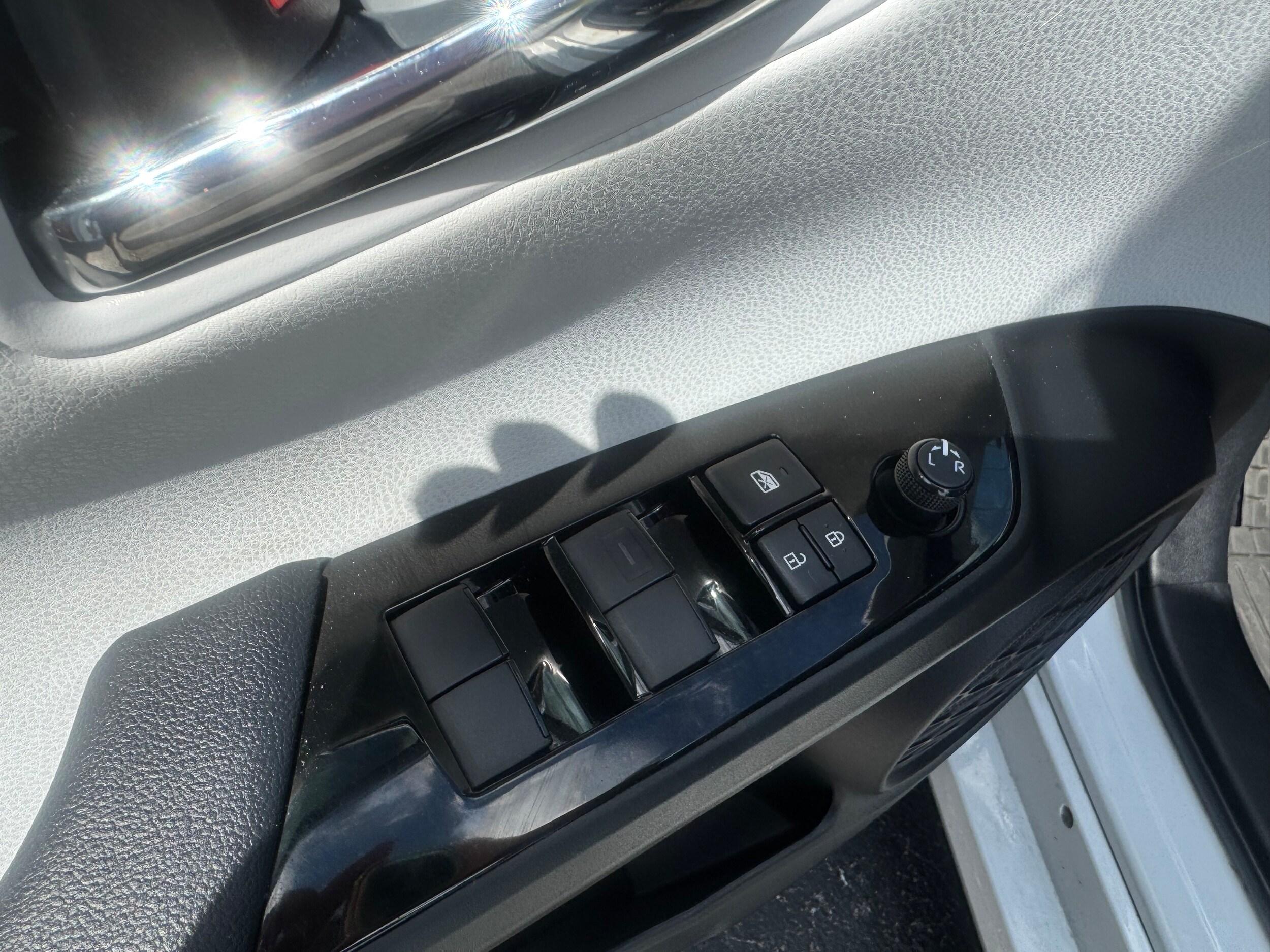 2022 Toyota Prius Prime photo 2