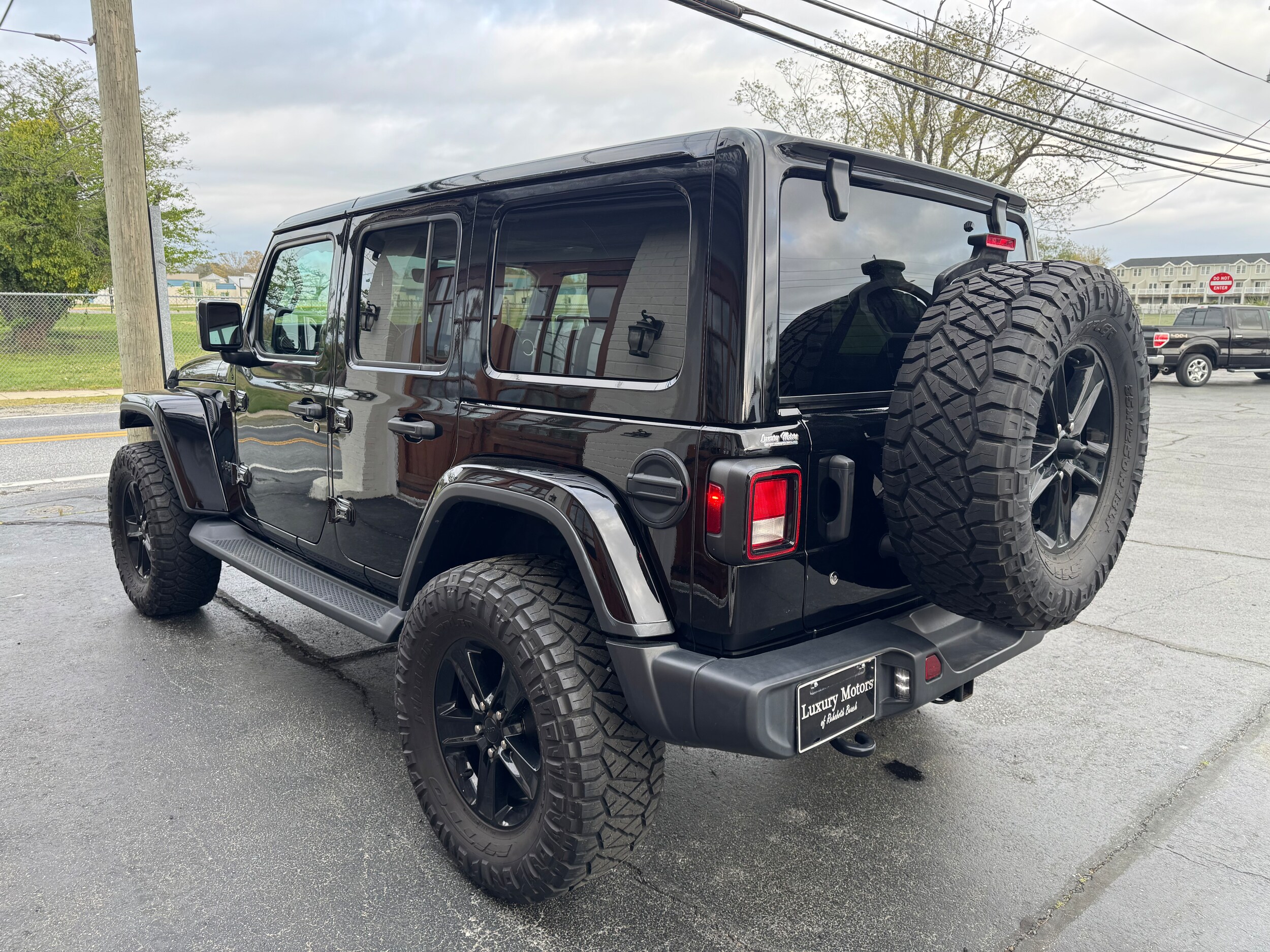 2020 Jeep Wrangler Unlimited Sahara photo 3