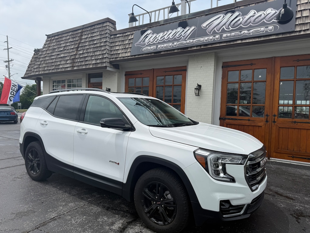 Used 2024 GMC Terrain AT4 SUV