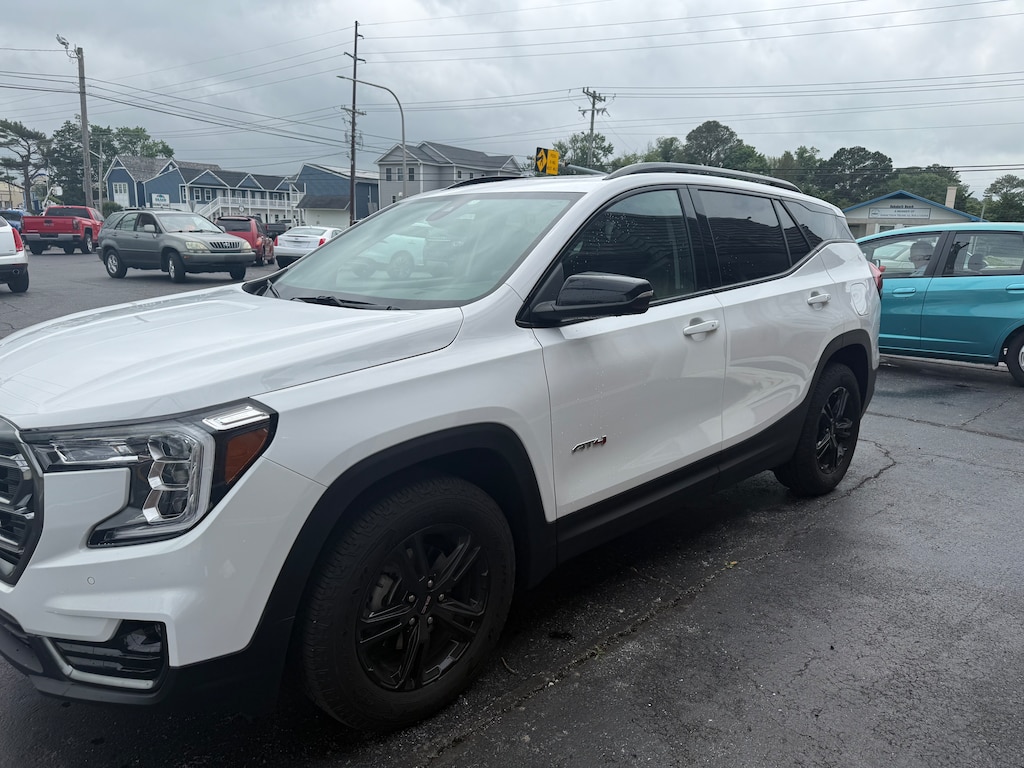 Used 2024 GMC Terrain AT4 SUV