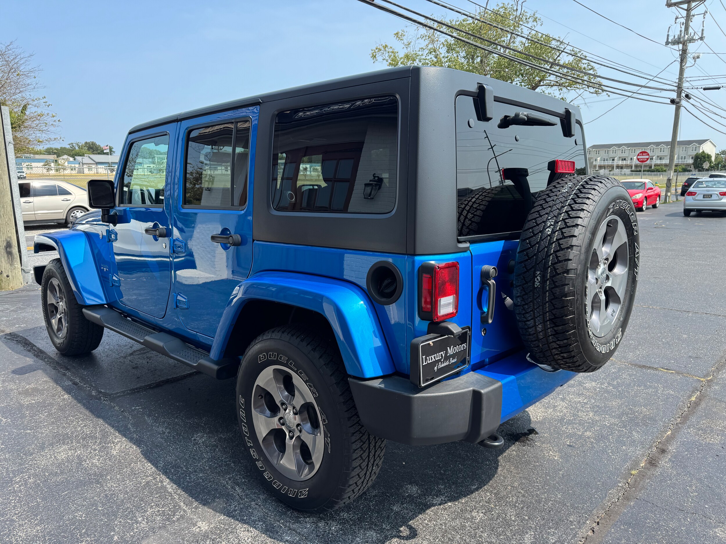 2016 Jeep Wrangler Unlimited Sahara photo 4
