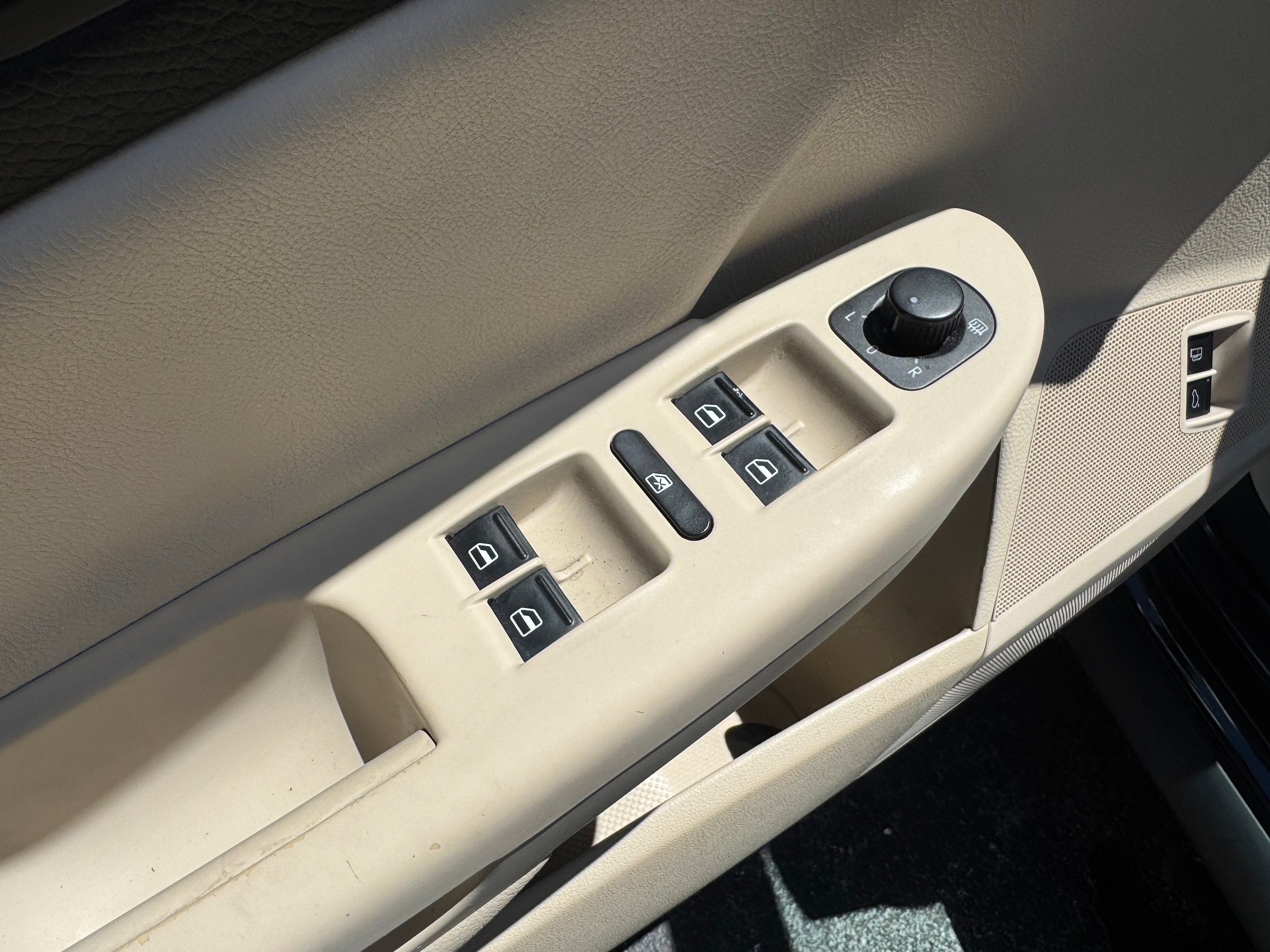 2010 Volkswagen Passat Komfort - Photo 6