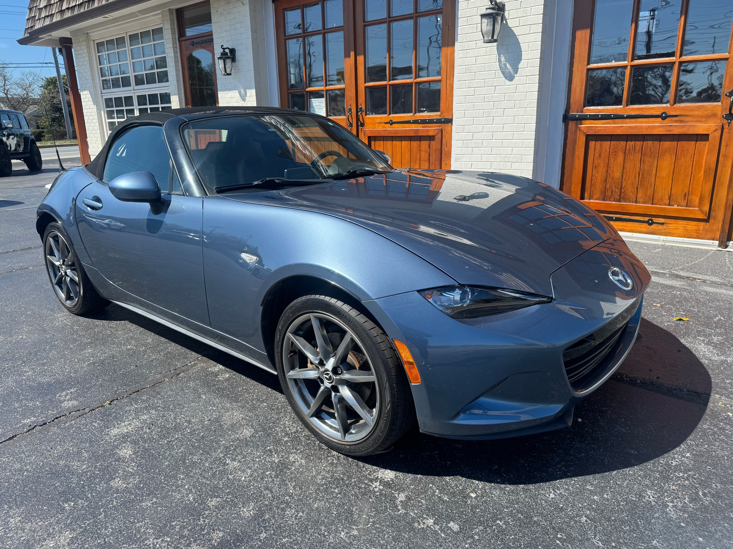 2016 Mazda MX-5 Miata Miata Grand Touring photo 2