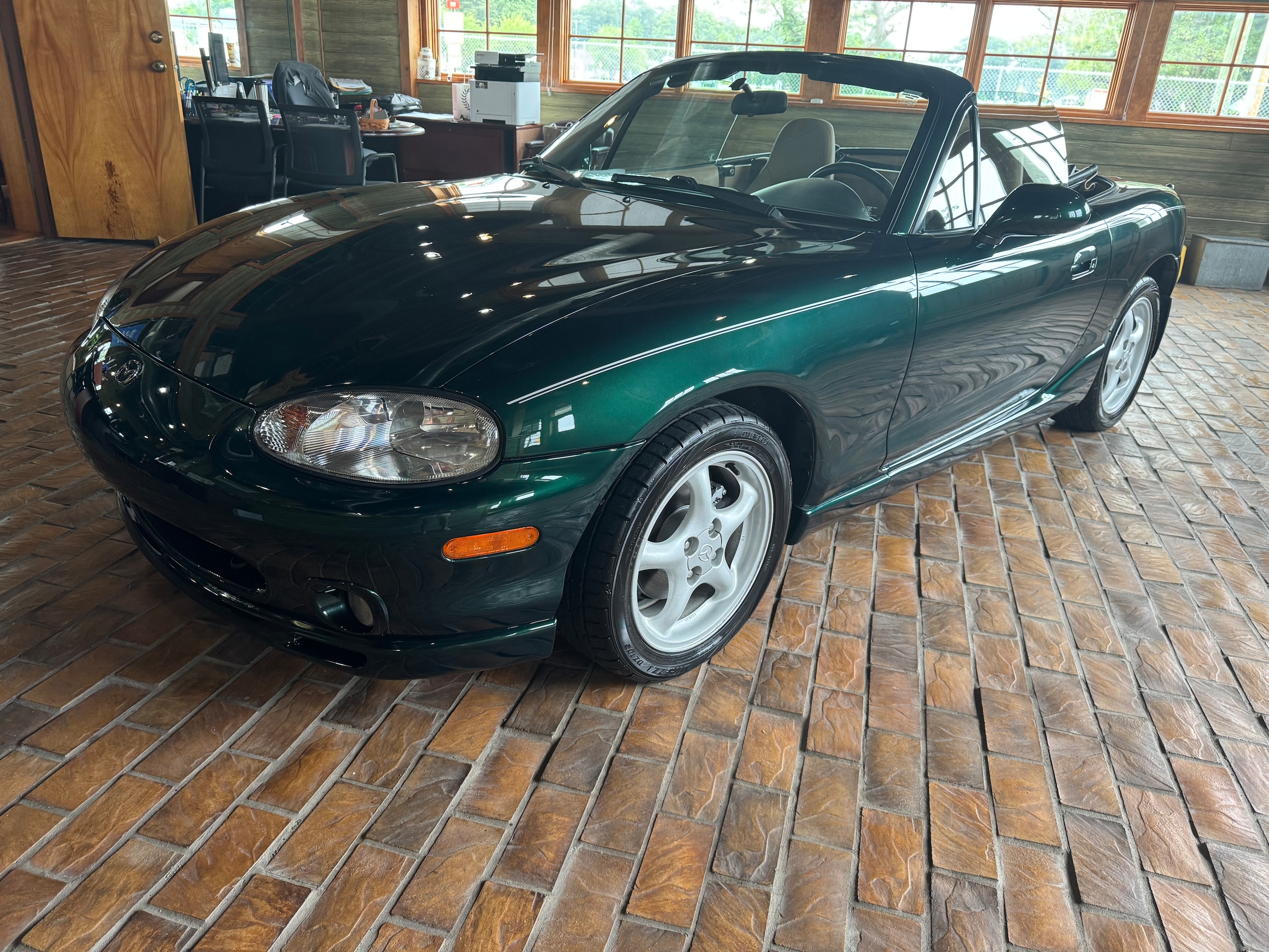 2000 Mazda MX-5 Miata Miata LS photo 3