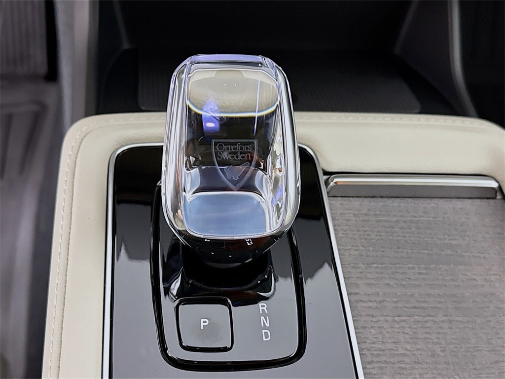 2026 Volvo XC90 Ultra - Photo 16