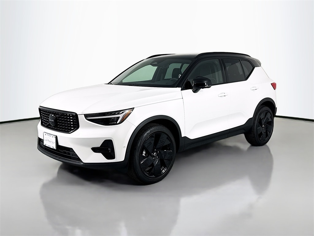 2026 Volvo XC40 SUV 