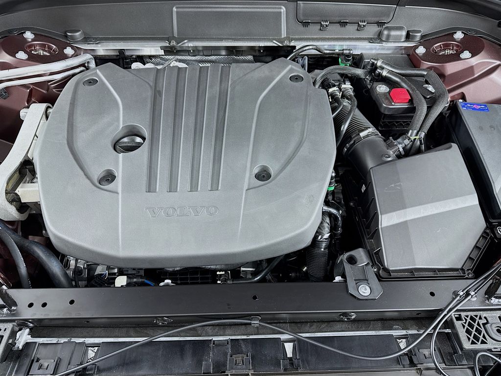 2026 Volvo XC60 Plus - Photo 26