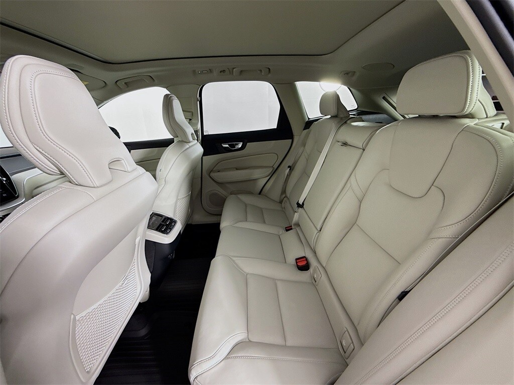 2026 Volvo XC60 Ultra - Photo 21