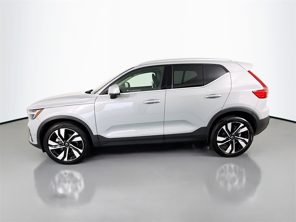Certified 2025 Volvo XC40 B5 Plus Bright Theme SUV