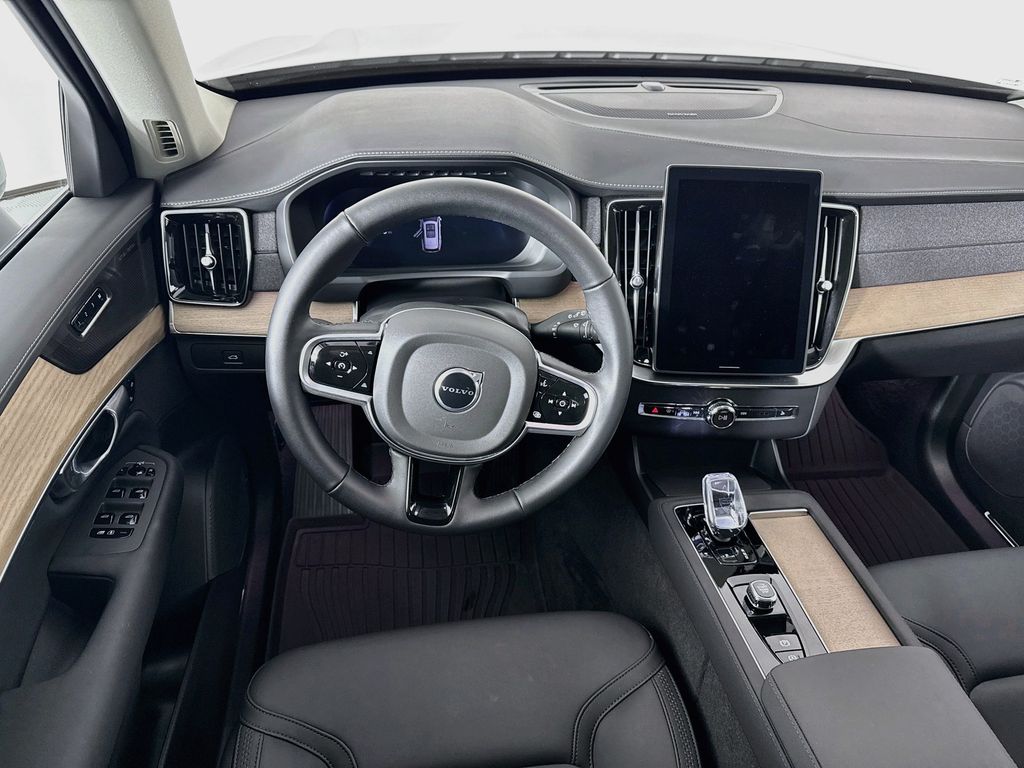 2026 Volvo XC90 Plus - Photo 24