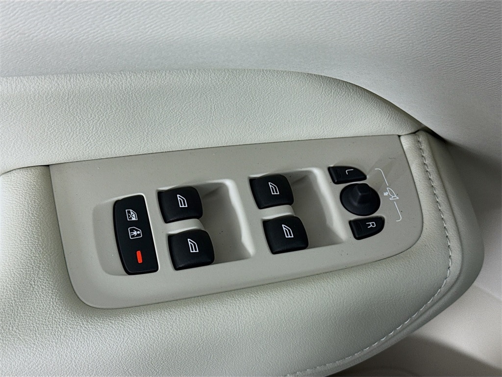 2026 Volvo XC60 Ultra - Photo 17