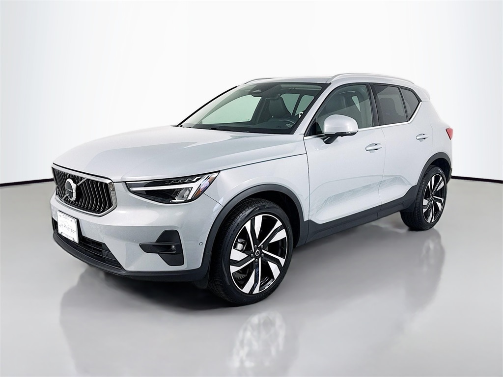 Certified 2025 Volvo XC40 B5 Plus Bright Theme SUV
