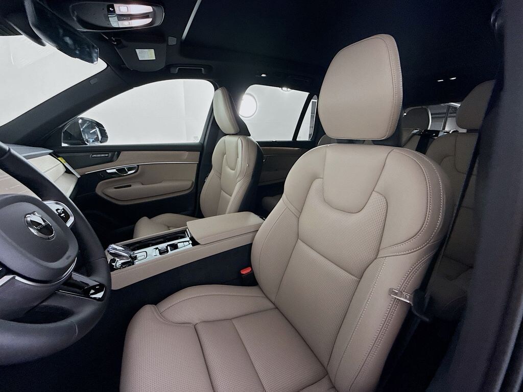 New 2026 Volvo XC90 plug-in hybrid T8 Ultra 7-Seater SUV