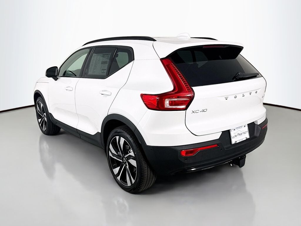 New 2026 Volvo XC40 B5 Ultra SUV