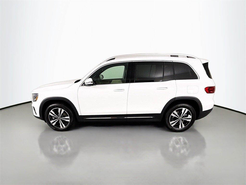 2025 Mercedes Benz GLB 250 4MATIC photo 2