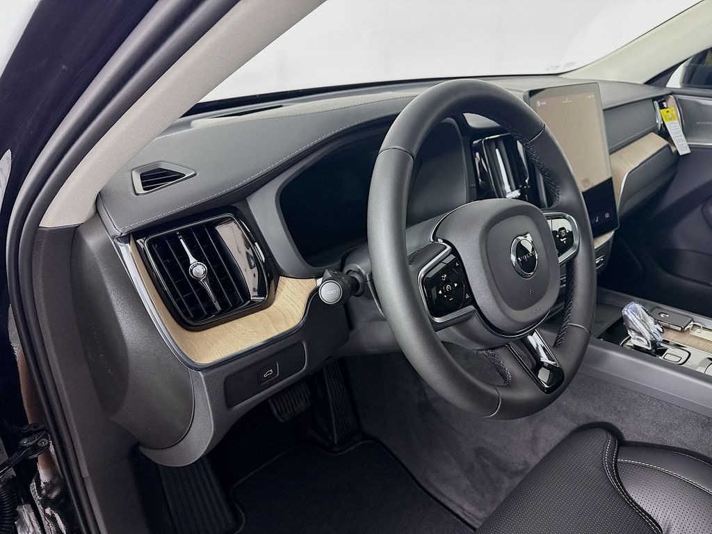 New 2026 Volvo XC60 B5 Ultra SUV