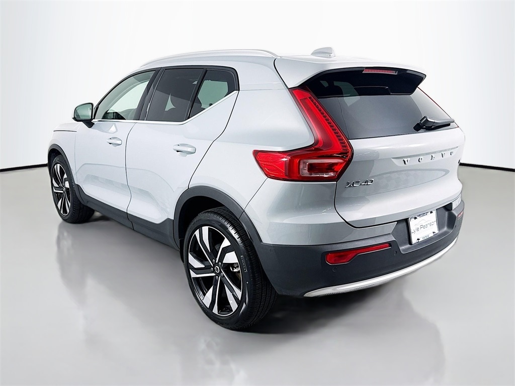 Certified 2025 Volvo XC40 B5 Plus Bright Theme SUV