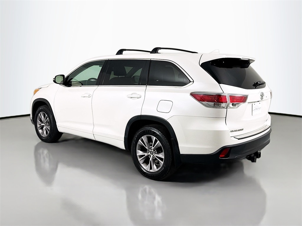 Used 2016 Toyota Highlander LE Plus V6 SUV