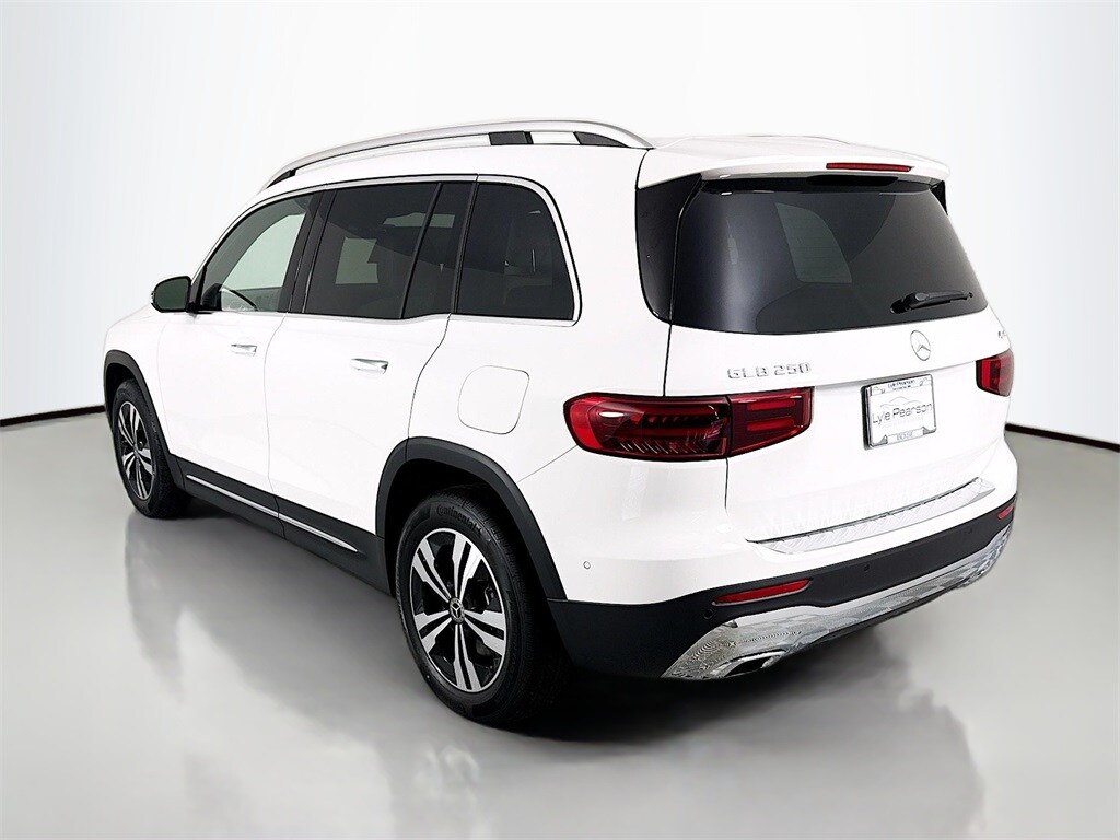 2025 Mercedes Benz GLB 250 4MATIC photo 3
