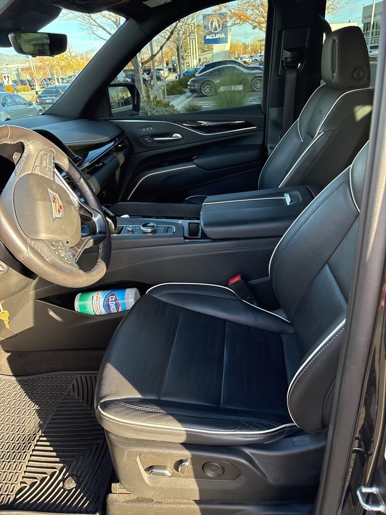 2023 Cadillac Escalade Sport photo 3