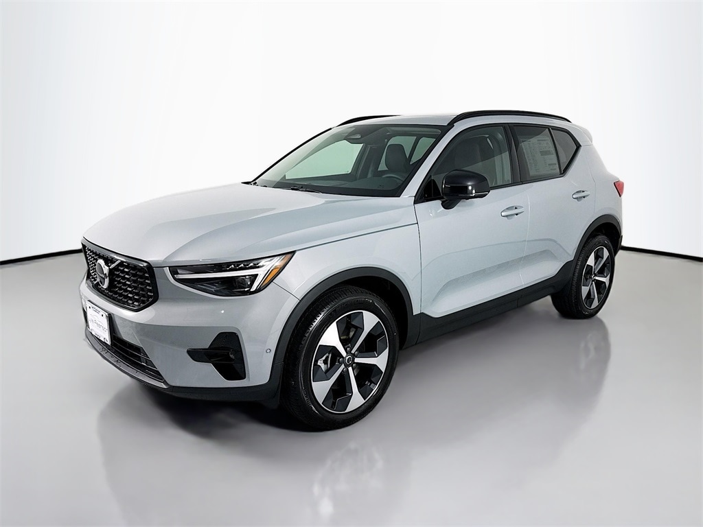 2026 Volvo XC40 SUV 